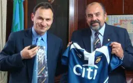 REUNION EN LA PLATA POR FINALES 2011