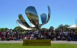 Gran cierre de Toca la Plaza en la Floralis Generica