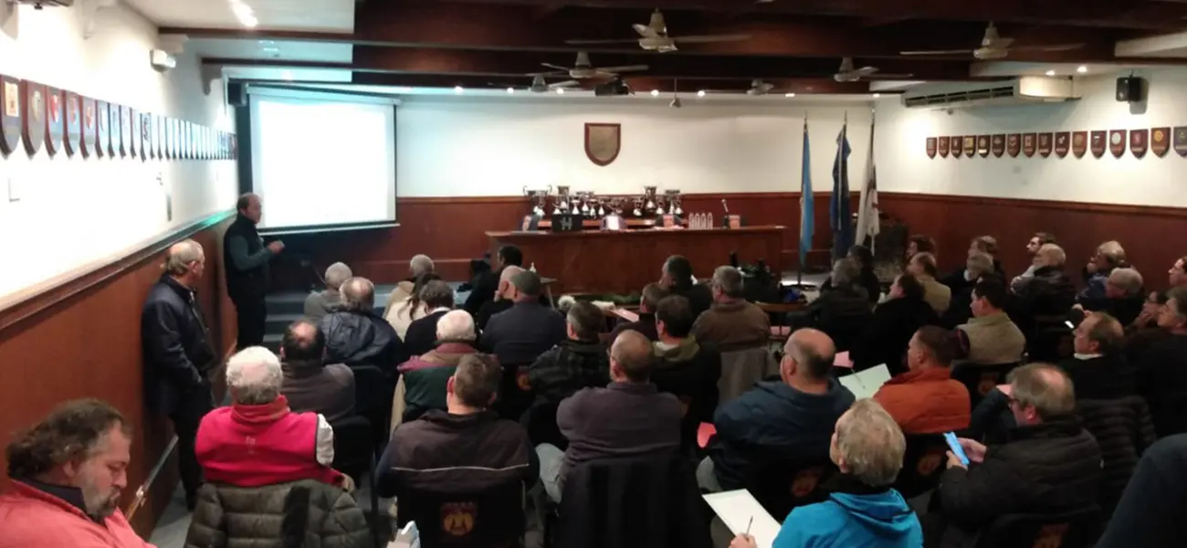 Exposición sobre mantenimiento y optimización de Canchas de Rugby