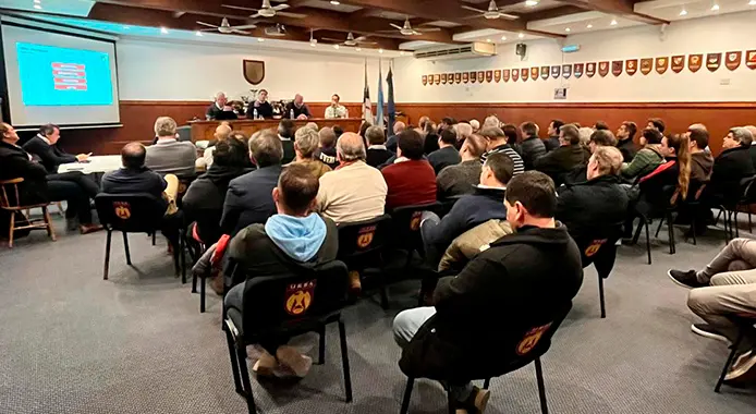 Reunión del Consejo Directivo con Presidentes de Clubes en la sede de la URBA