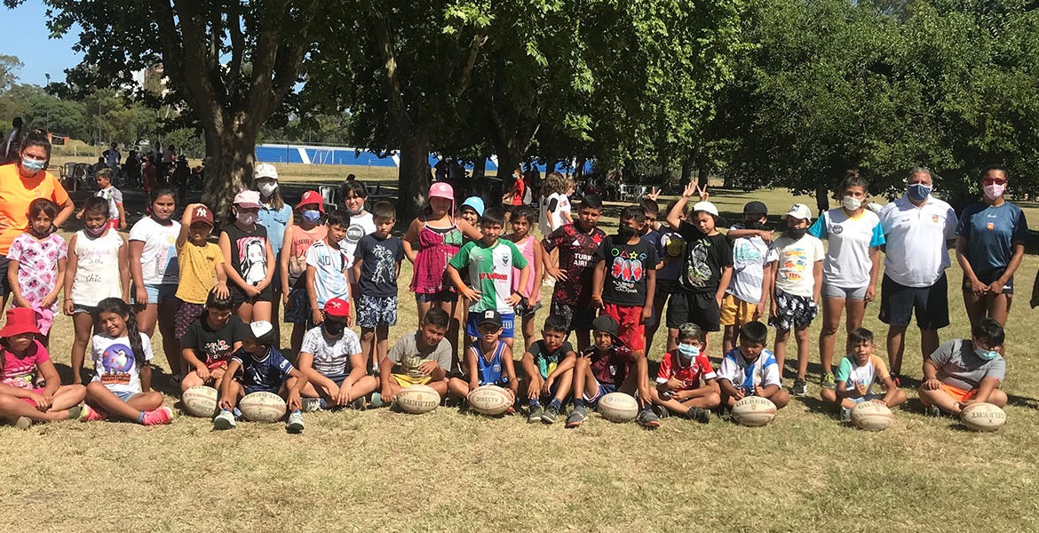 Proba Rugby en las colonias de verano en Parques Sarmiento y KDT